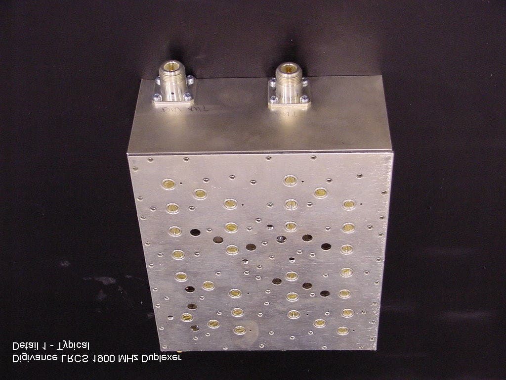 Digivance SCS 1900 MHz Booster System - FCC ID F8I-DSC1901A - ADC Telecommunications Inc (2)