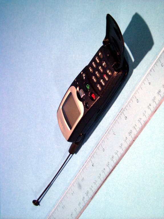 Dual-Band Analog/PCS Phone (AMPS/CDMA) - FCC ID FFMDB210 - LG Electronics, Inc. (2)