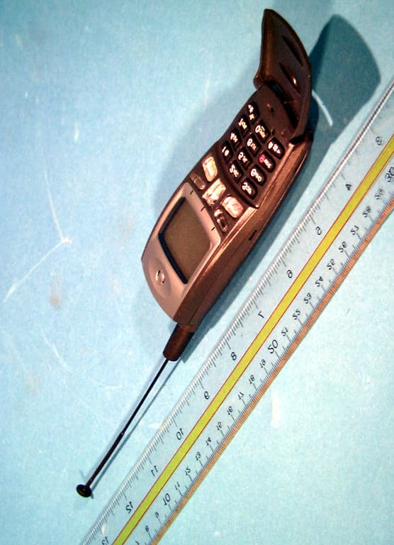Dual-Mode Cellular Phone (AMPS/CDMA) - FCC ID FFMDM112 - LG Electronics, Inc. (3)