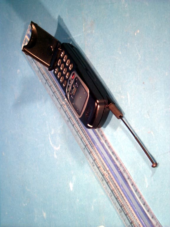 DUAL MODE PORTABLE CELLULAR PHONE (AMPS/CDMA) - FCC ID FFMLGC330W - LG Electronics, Inc. (3)