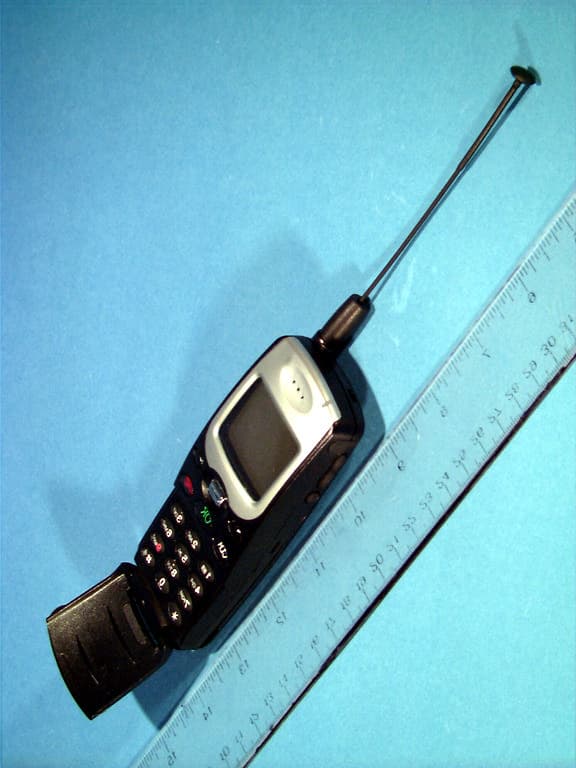 Tri-Mode Dual-Band Analog/PCS Phone (AMPS/CDMA) - FCC ID FFMTM210 - LG Electronics, Inc. (3)