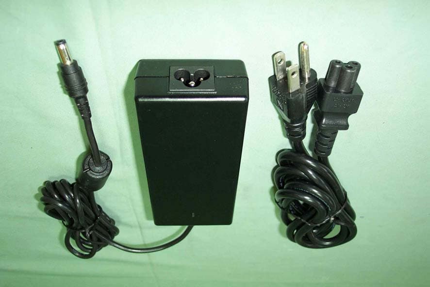 NOTEBOOK WITH 2.4GHz WIRELESS LAN MODULE - FCC ID FKGR15GN - Twinhead International Corporation (2)