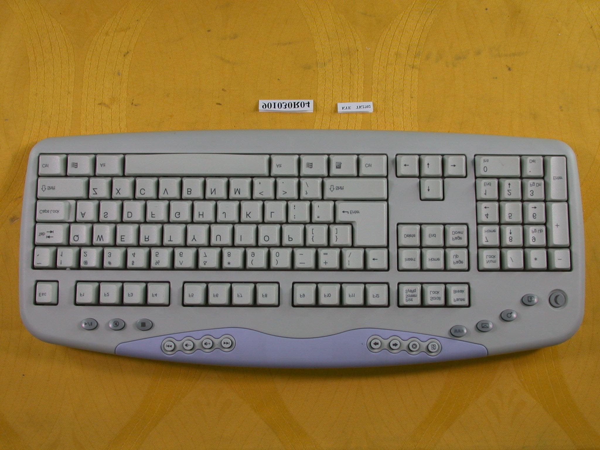 Wireless Keyboard - FCC ID FSUGKZGC - KYE SYSTEMS CORP. (2)