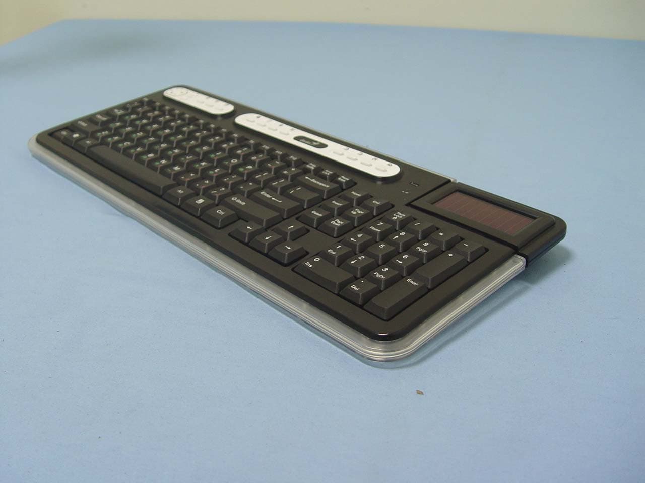 SlimStar 820 Solargizer - FCC ID FSUGKZGY - KYE SYSTEMS CORP. (3)