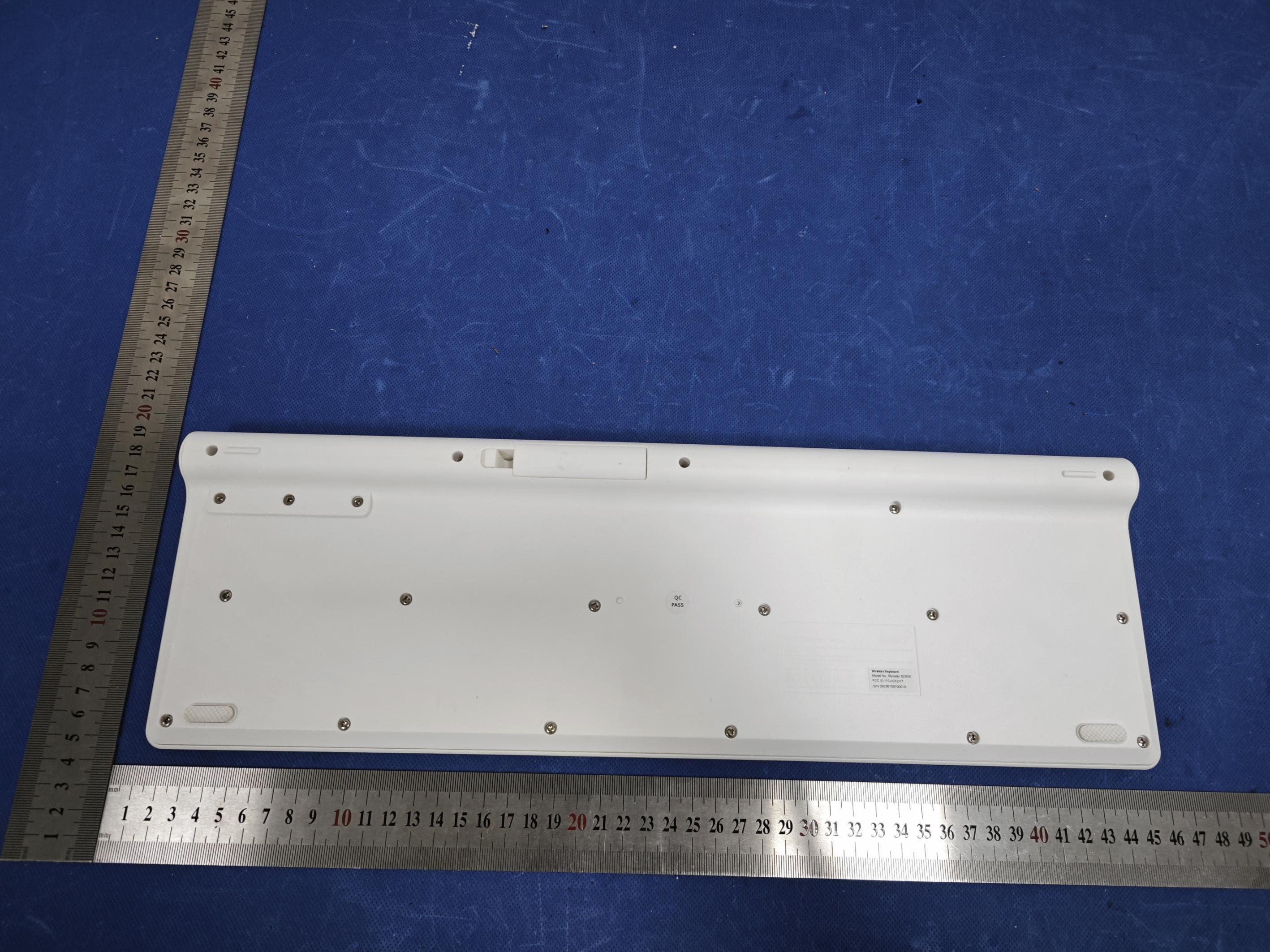 2.4G Bluetooth Wireless keyboard - FCC ID FSUGKZHT - KYE SYSTEMS CORP.