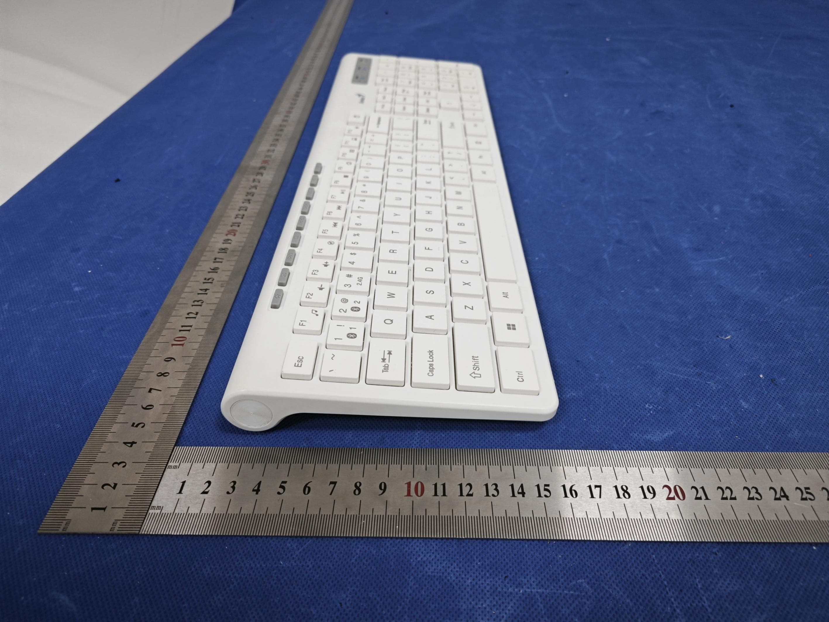 2.4G Bluetooth Wireless keyboard - FCC ID FSUGKZHT - KYE SYSTEMS CORP. (3)