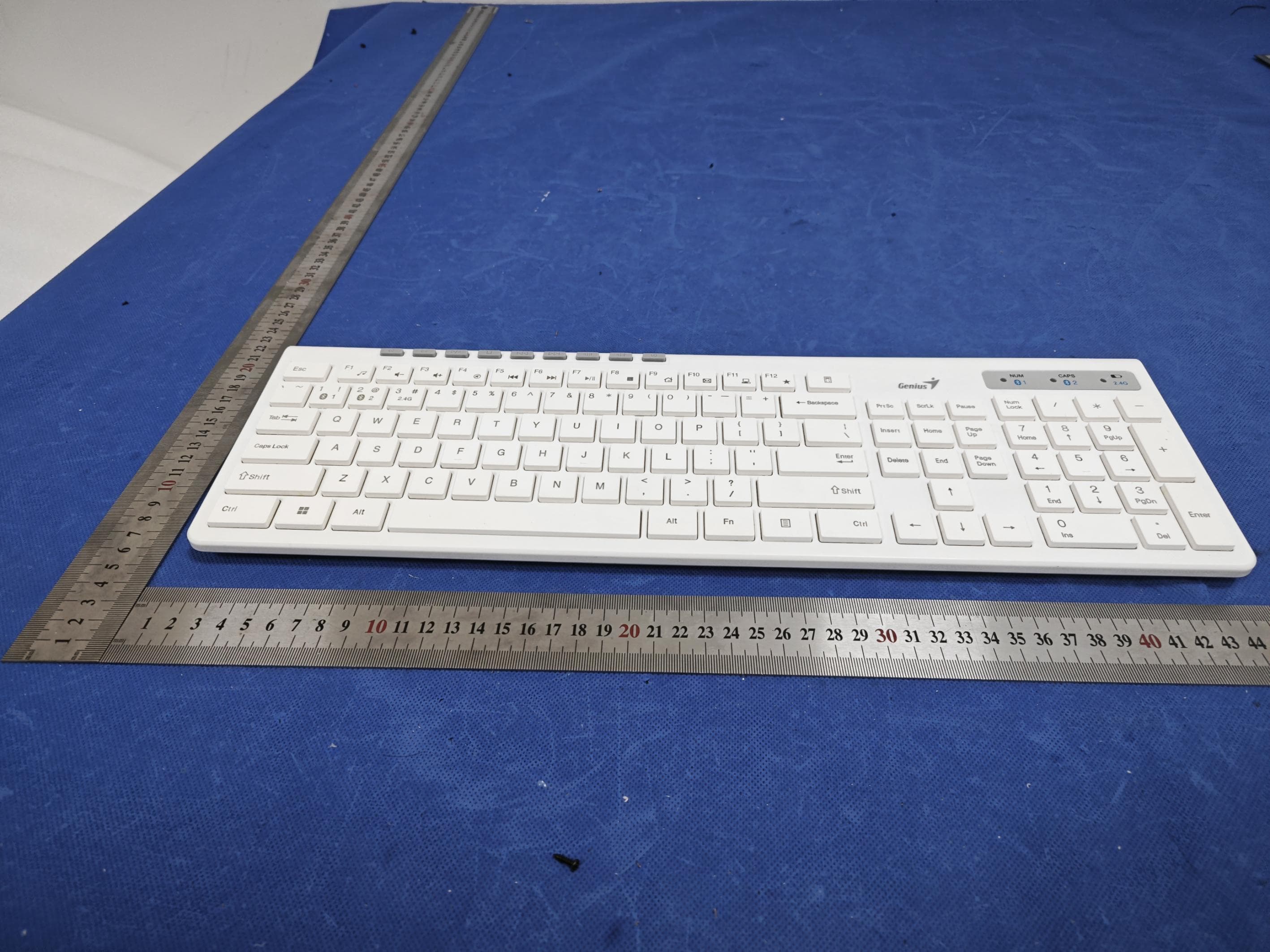 2.4G Bluetooth Wireless keyboard - FCC ID FSUGKZHT - KYE SYSTEMS CORP. (2)