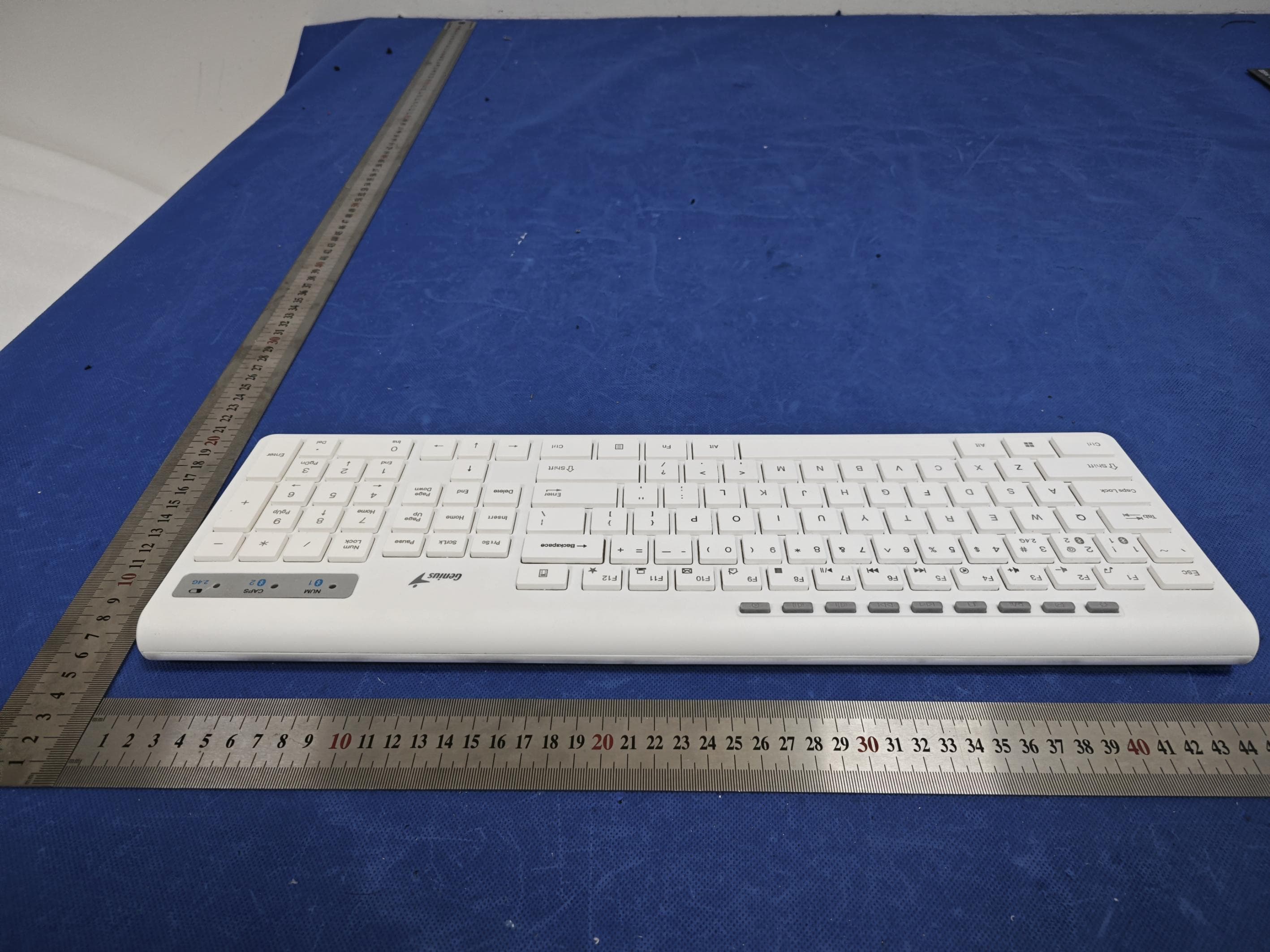2.4G Bluetooth Wireless keyboard - FCC ID FSUGKZHT - KYE SYSTEMS CORP. (4)