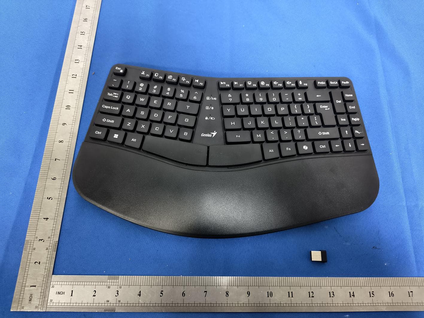 Wireless Keyboard - FCC ID FSUGKZI2 - KYE SYSTEMS CORP.