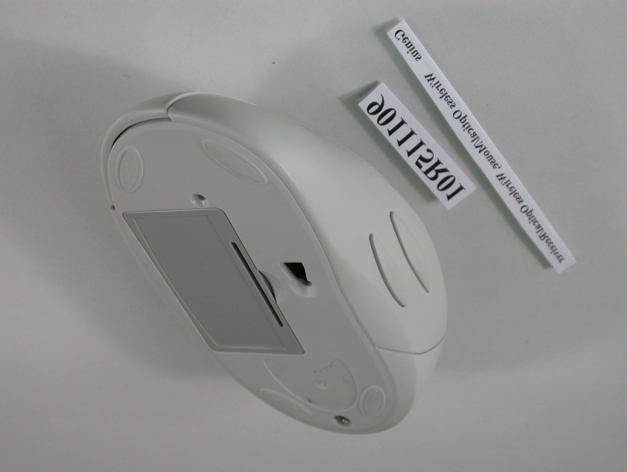 Wireless Optical Mouse - FCC ID FSUGMZGD - KYE SYSTEMS CORP. (4)