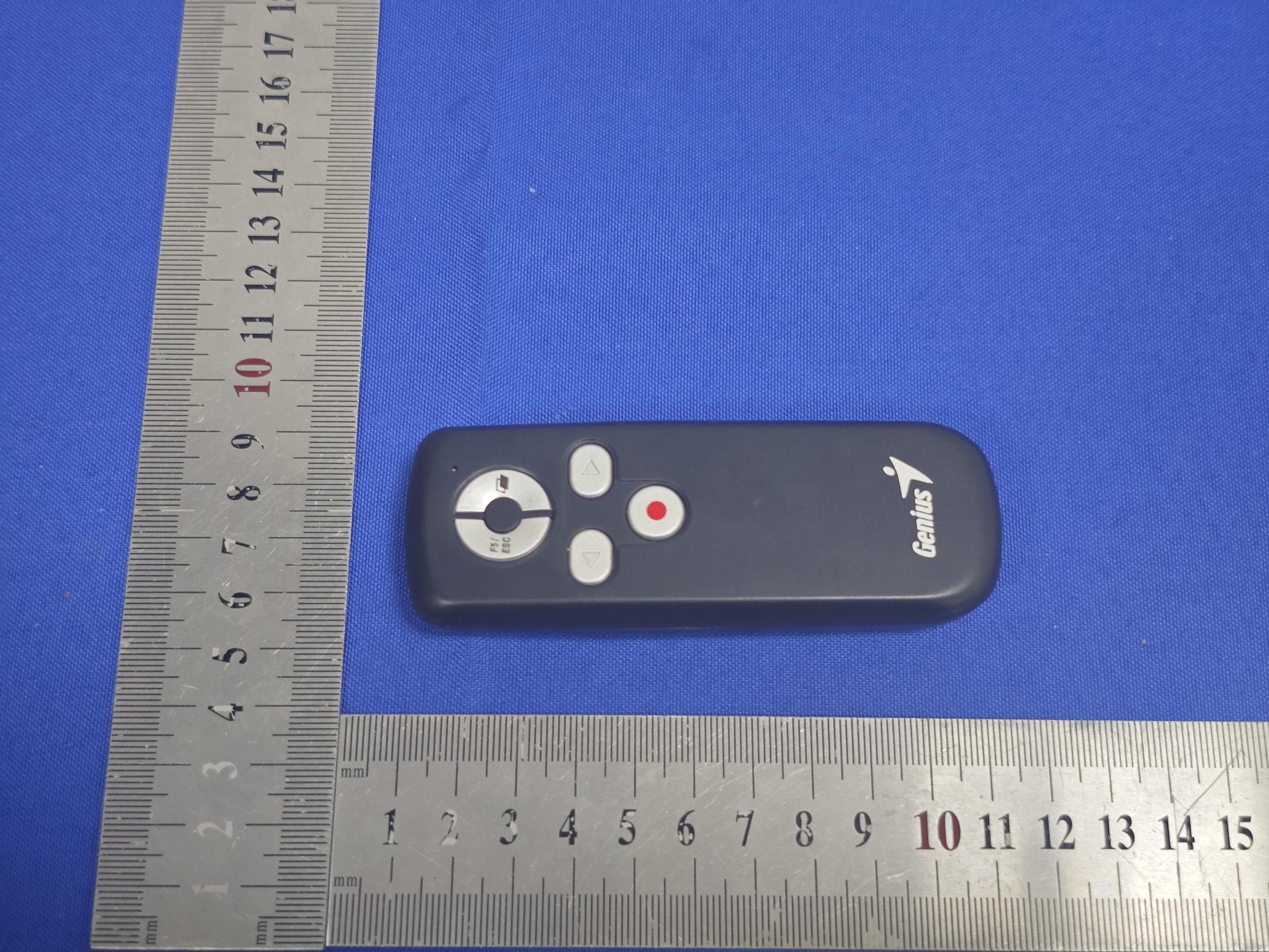 Wireless Presenter with Laser Pointer - FCC ID FSUGMZN1 - KYE SYSTEMS CORP.