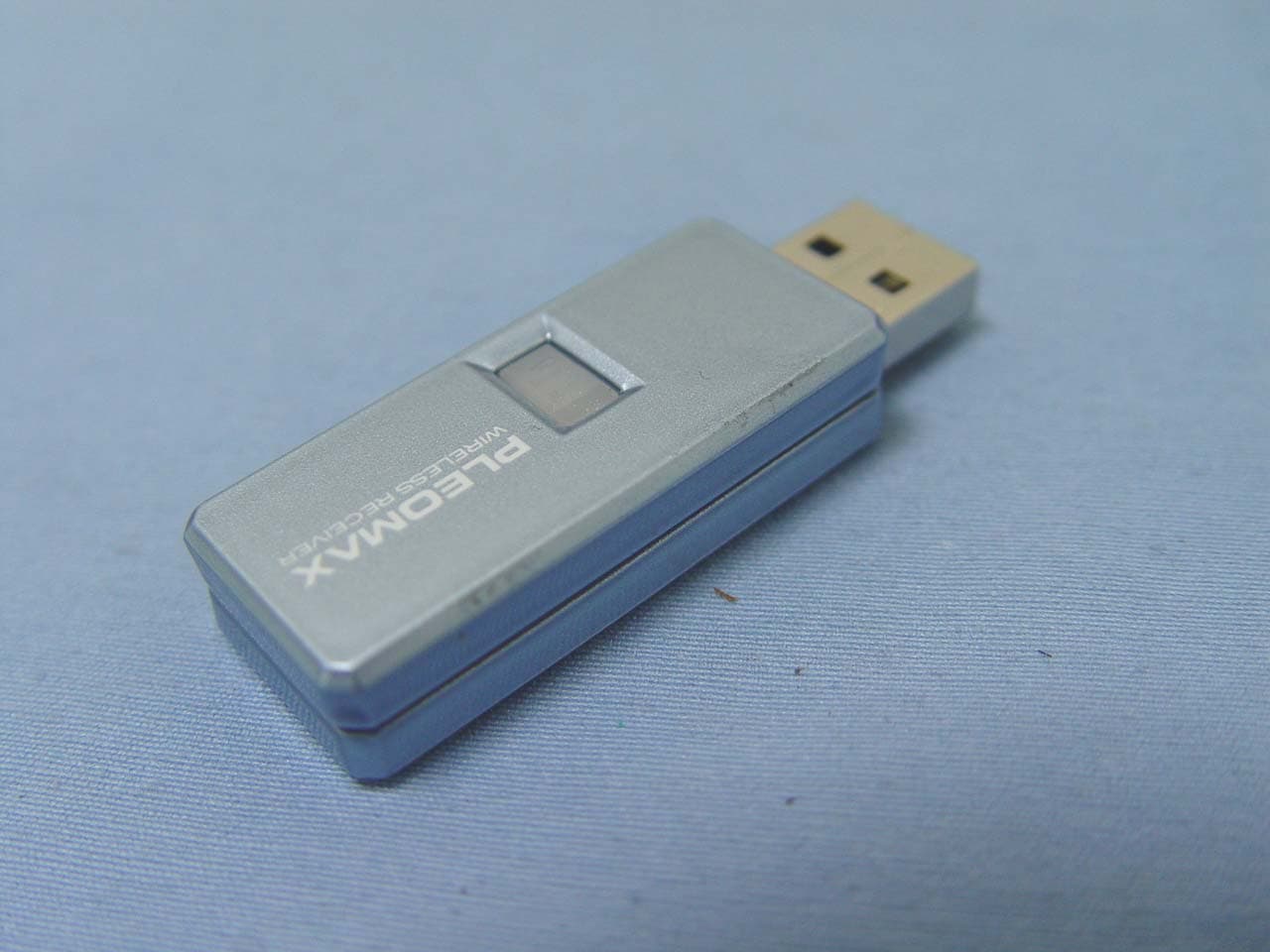 STYLISH 2.4GHz Wireless Dongle - FCC ID FSUKM007 - KYE SYSTEMS CORP. (2)