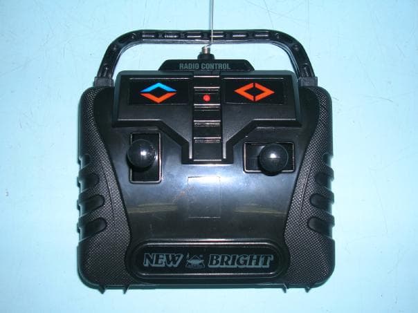 Remote Control Toy Transmitter - FCC ID G6D10855HH - New Bright Industrial Co Ltd (2)