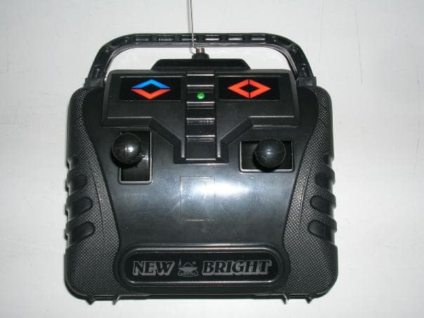 Remote Control Toy Transmitter - FCC ID G6D1085HH - New Bright Industrial Co Ltd (2)