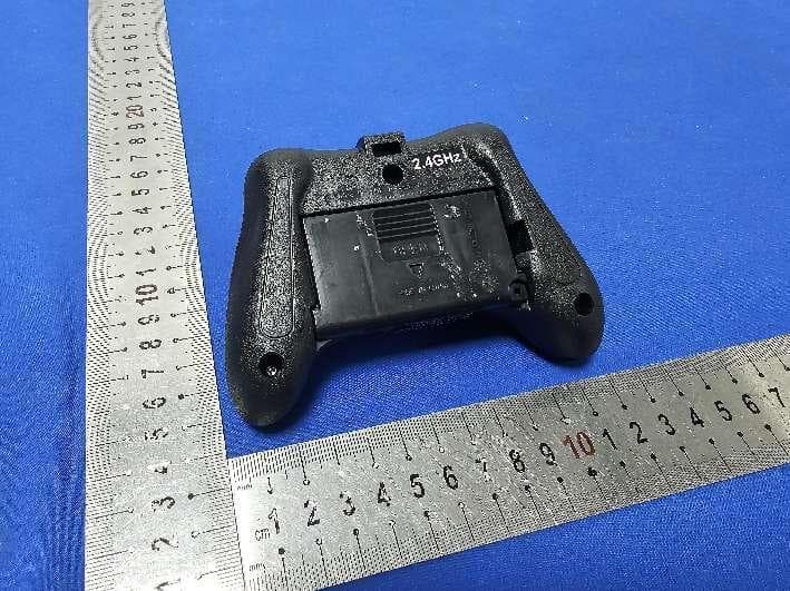 Toy Transmitter - FCC ID G6D31HN - New Bright Industrial Co Ltd (3)