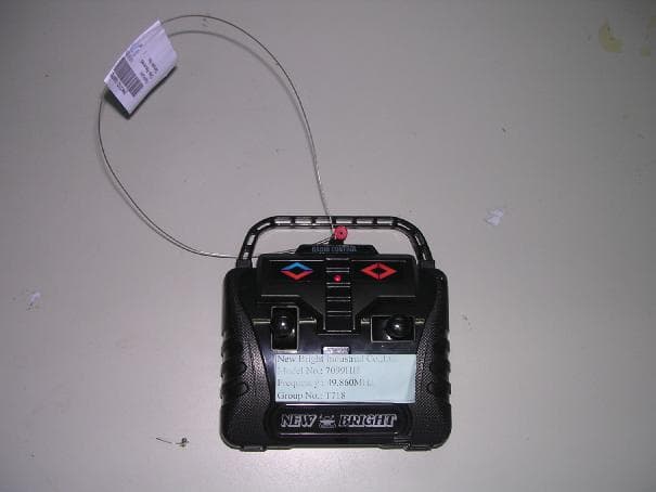 Radio Control Toy Transmitter - FCC ID G6D7099HH - New Bright Industrial Co Ltd (2)