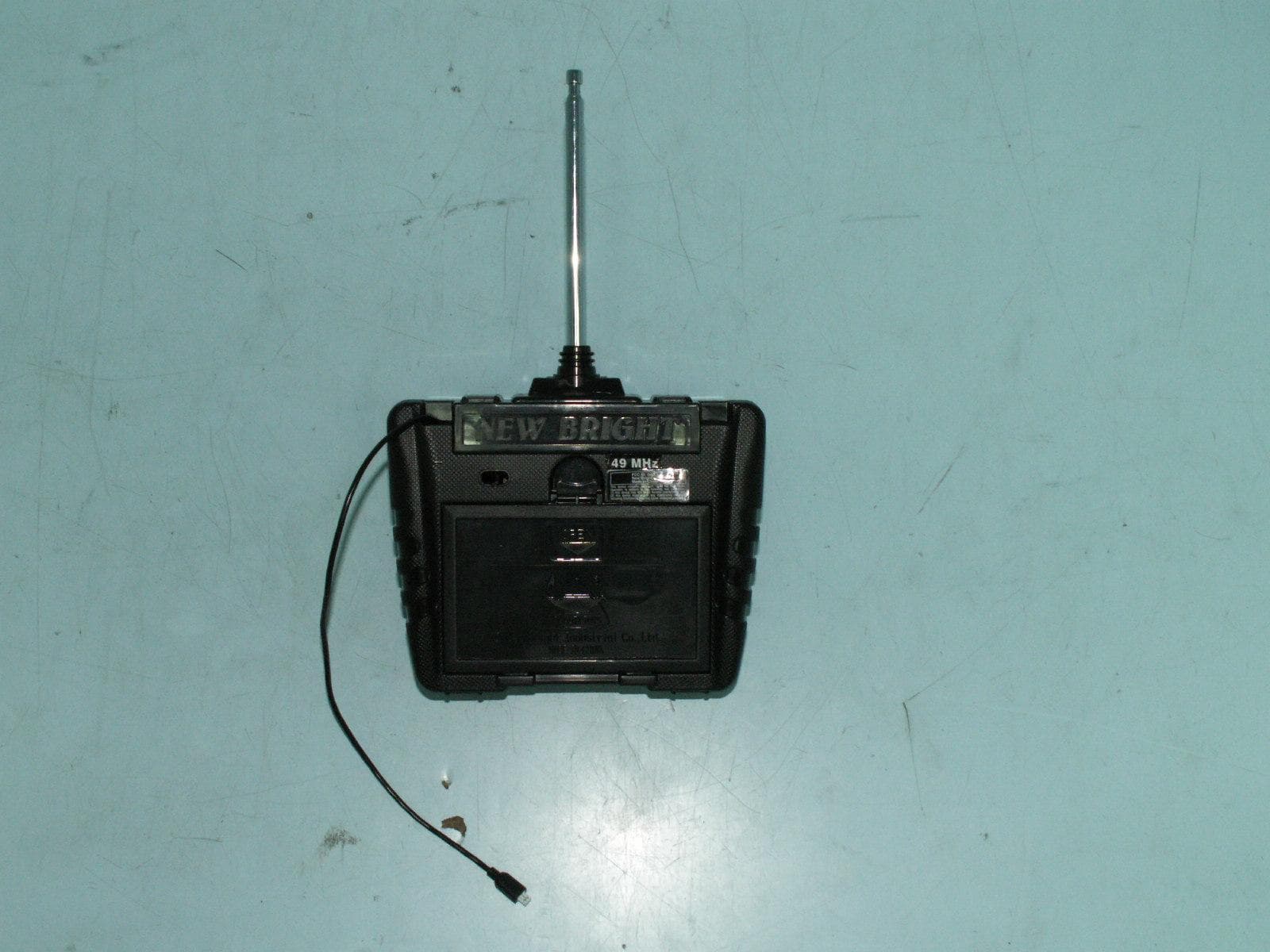 RC Toy Transmitter - FCC ID G6D8200H - New Bright Industrial Co Ltd