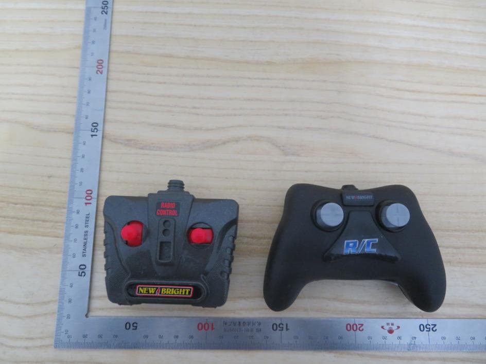 TOY Transmitter - FCC ID G6DGF31HN1RR - New Bright Industrial Co Ltd (5)