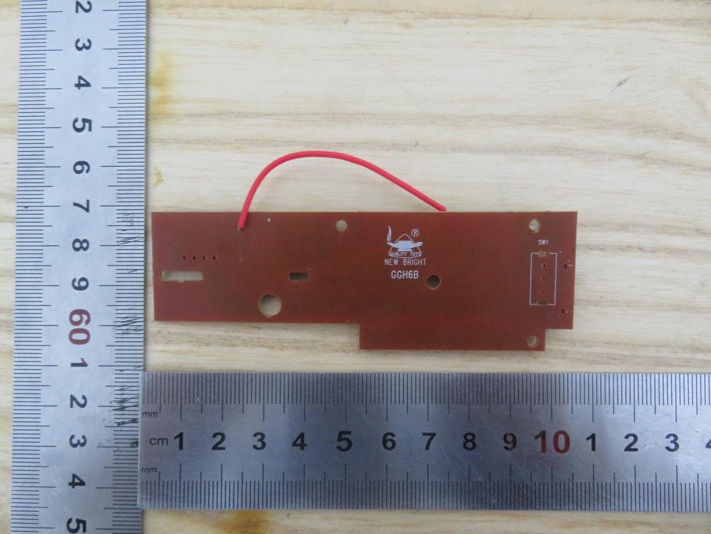 TOY Transmitter - FCC ID G6DGFH6F - New Bright Industrial Co Ltd (3)