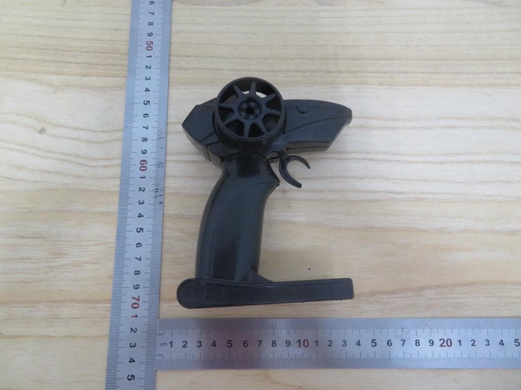 TOY Transmitter - FCC ID G6DGGH7F - New Bright Industrial Co Ltd (3)