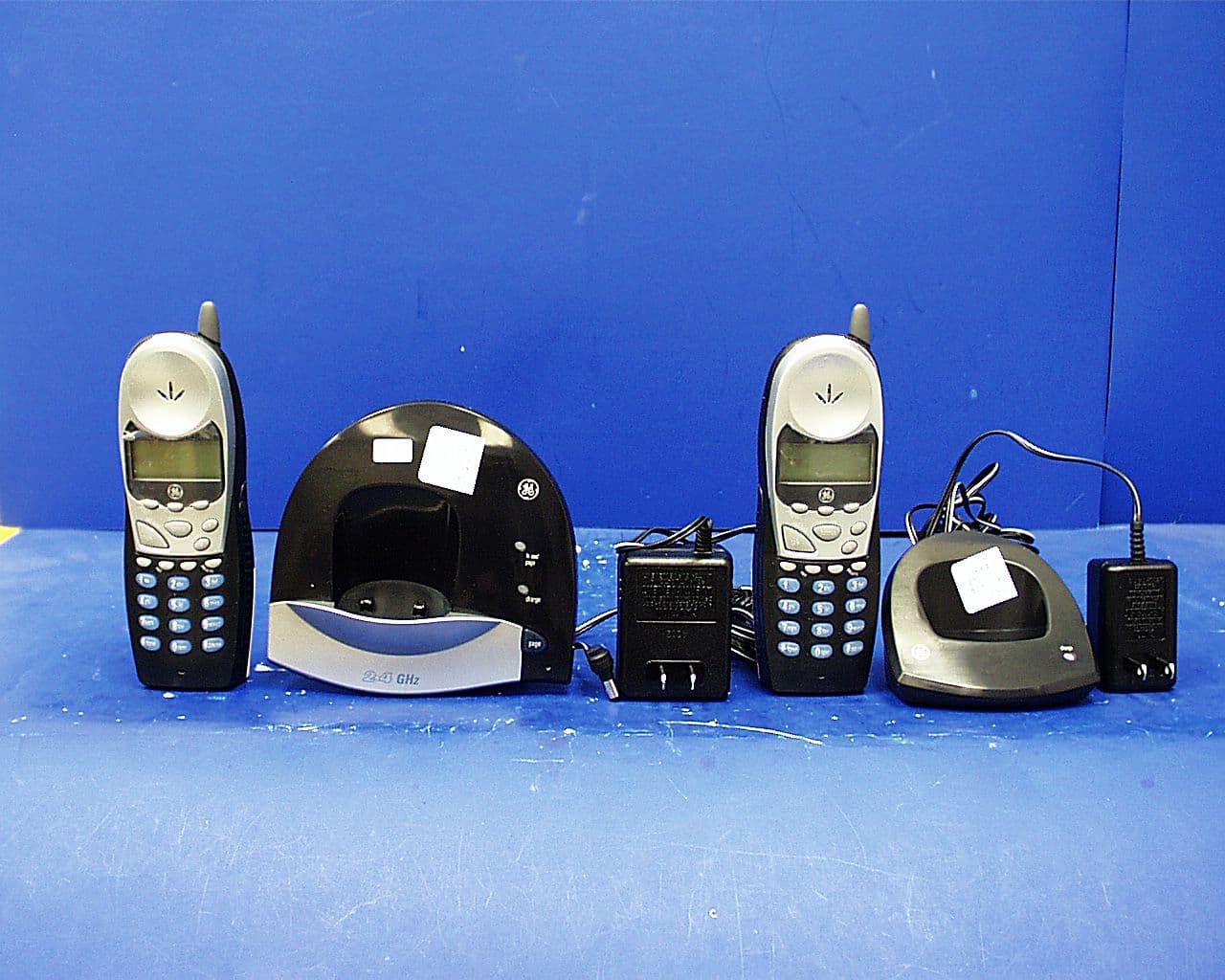 2.4 GHzCordless Telephone wity Caller Id - FCC ID G9H2-1008B - Thomson Inc.