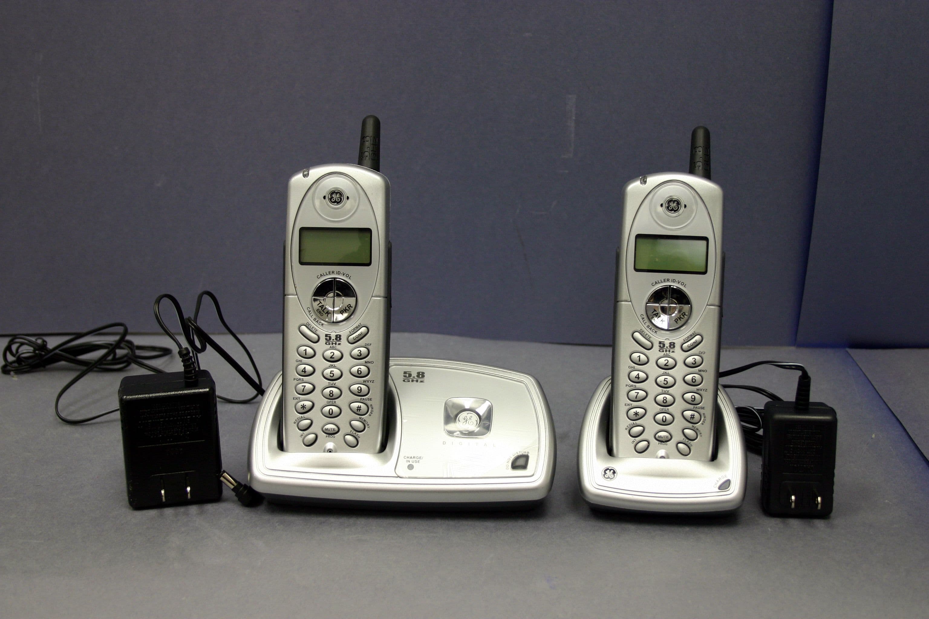 5.8GHz SINGLE-LINE FHSS, CORDLESS TELEPHONE BASE - FCC ID G9H2-5831A - Thomson Inc.
