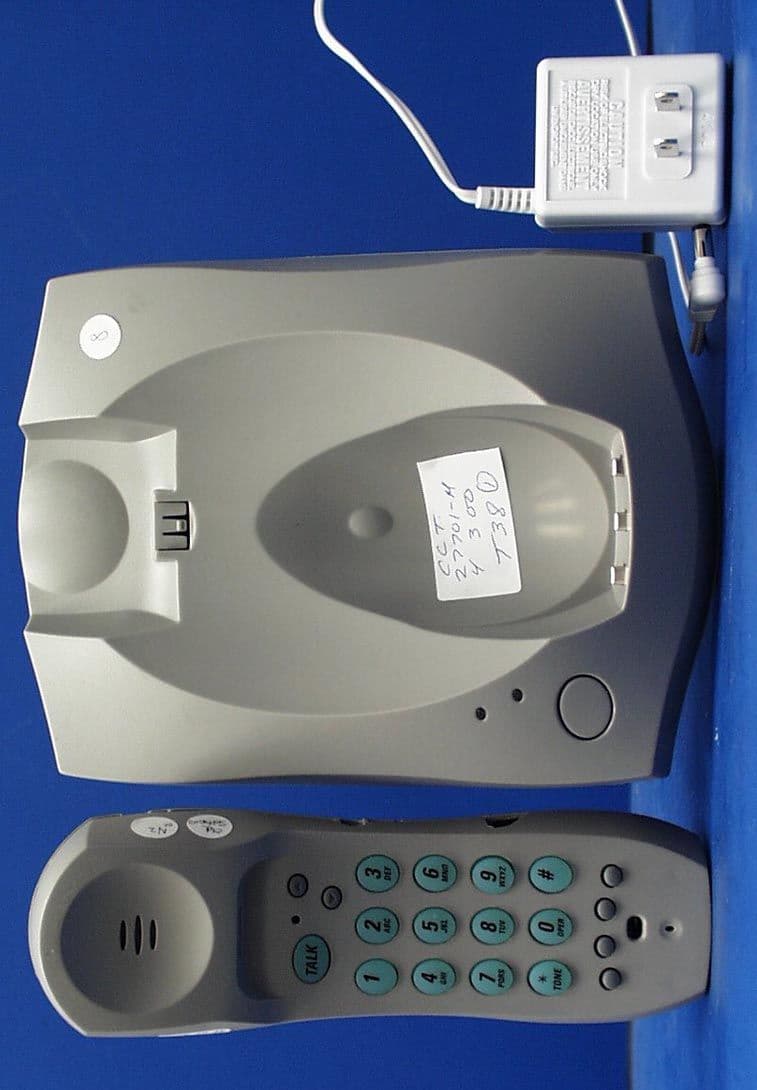 2.4GHz DSSS Cordless Telephone - FCC ID G9H2-7700M - Thomson Inc.