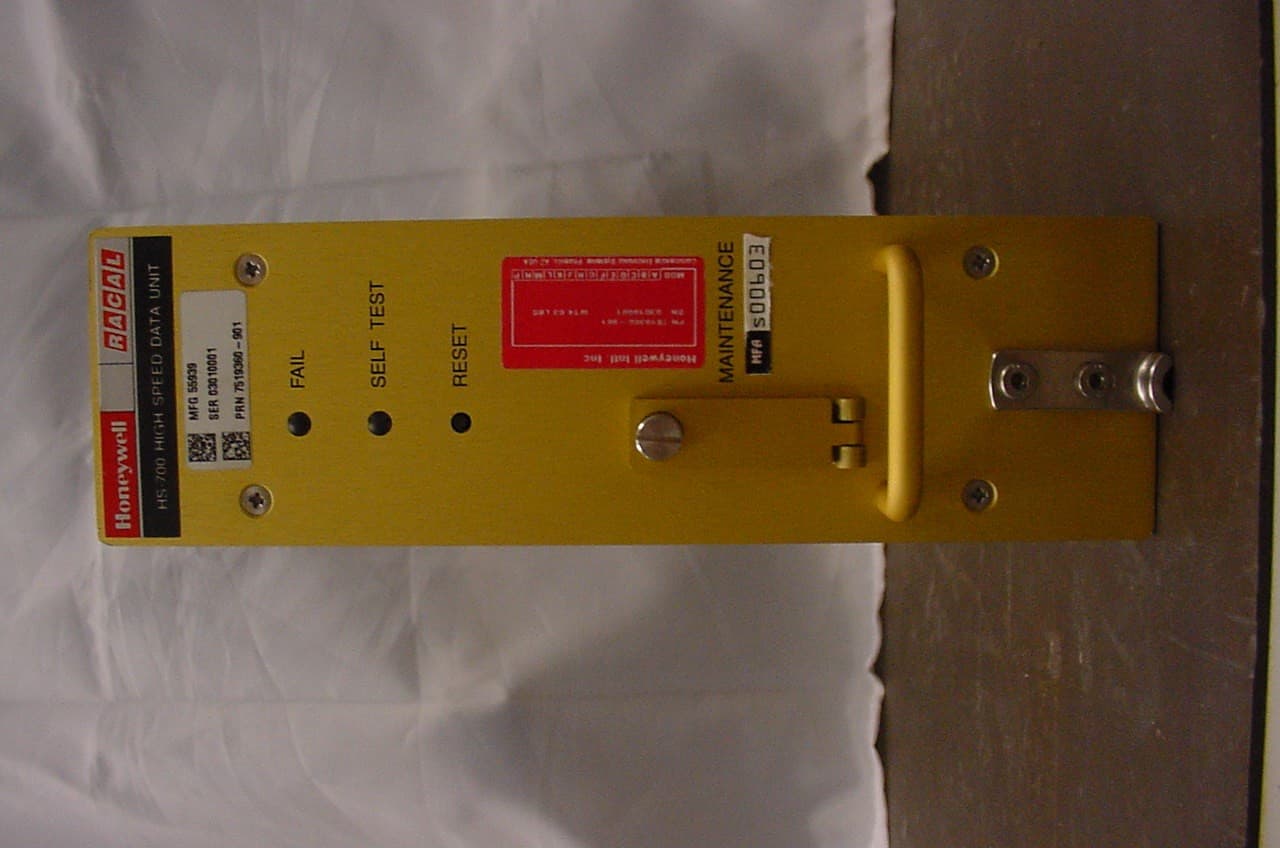 Inmarsat Aircraft Telecommunications System - FCC ID GB8HS-700 - Honeywell International Inc.