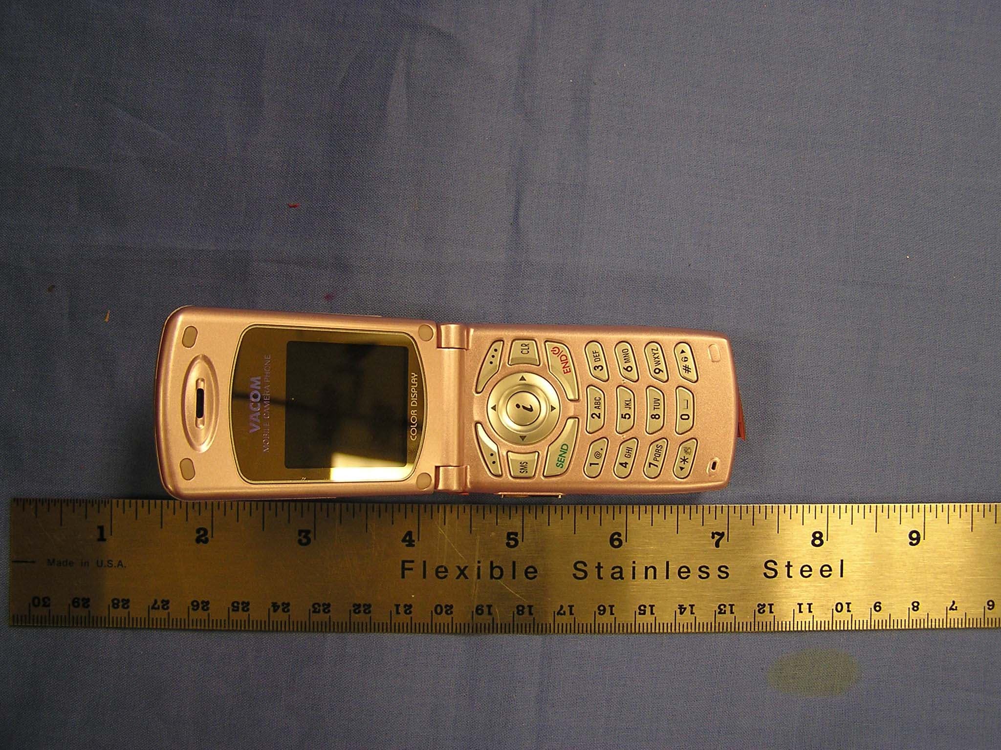 Tri-Mode Dual-Band Phone (AMPS/CDMA/ PCS CDMA) - FCC ID GKRVT820 - Compal Electronics Inc (3)
