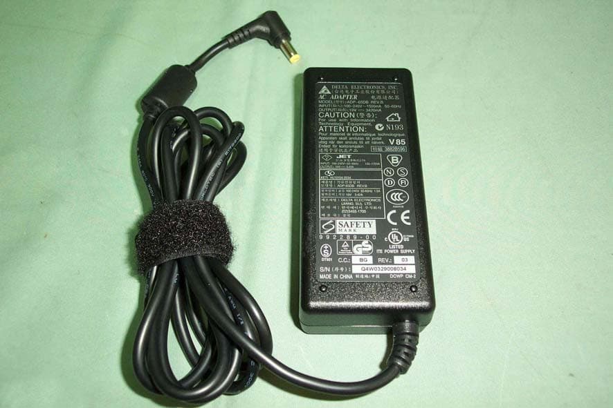 Notebook With 2.4GHz Wireless LAN Module - FCC ID GKRWM3B0B32 - Compal Electronics Inc