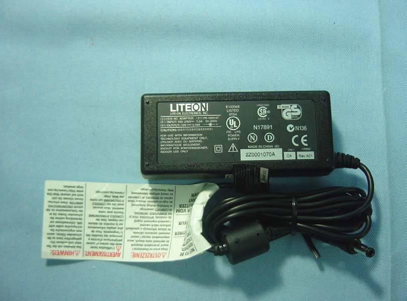 Notebook Computer With 802.11b WLAN module - FCC ID GKRWM3B2100 - Compal Electronics Inc