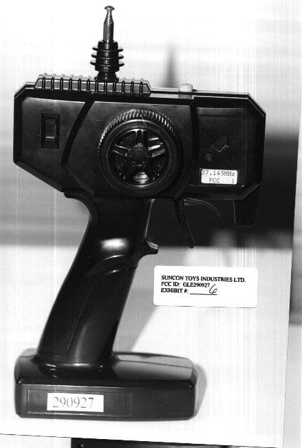 27 MHz R/C TRANSMITTER - FCC ID GLE290927 - Suncon Toys Industry Ltd