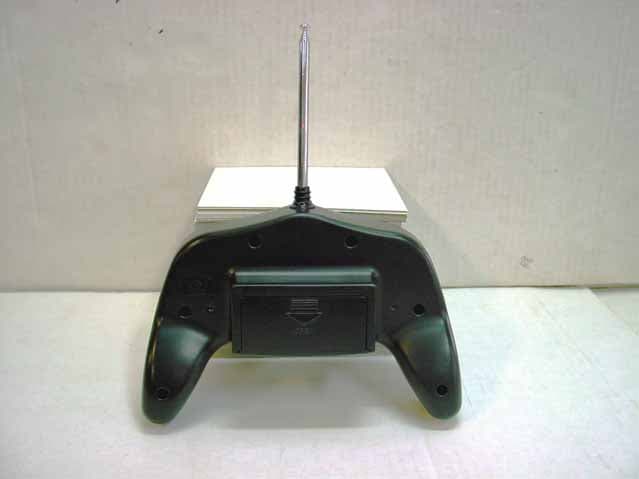 26.96 - 27.28 MHz Wireless R/C Toy - TX - FCC ID GLE604385 - Suncon Toys Industry Ltd (2)