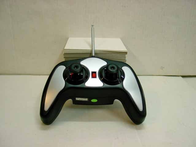 26.96 - 27.28 MHz Wireless R/C Toy - TX - FCC ID GLE604385 - Suncon Toys Industry Ltd