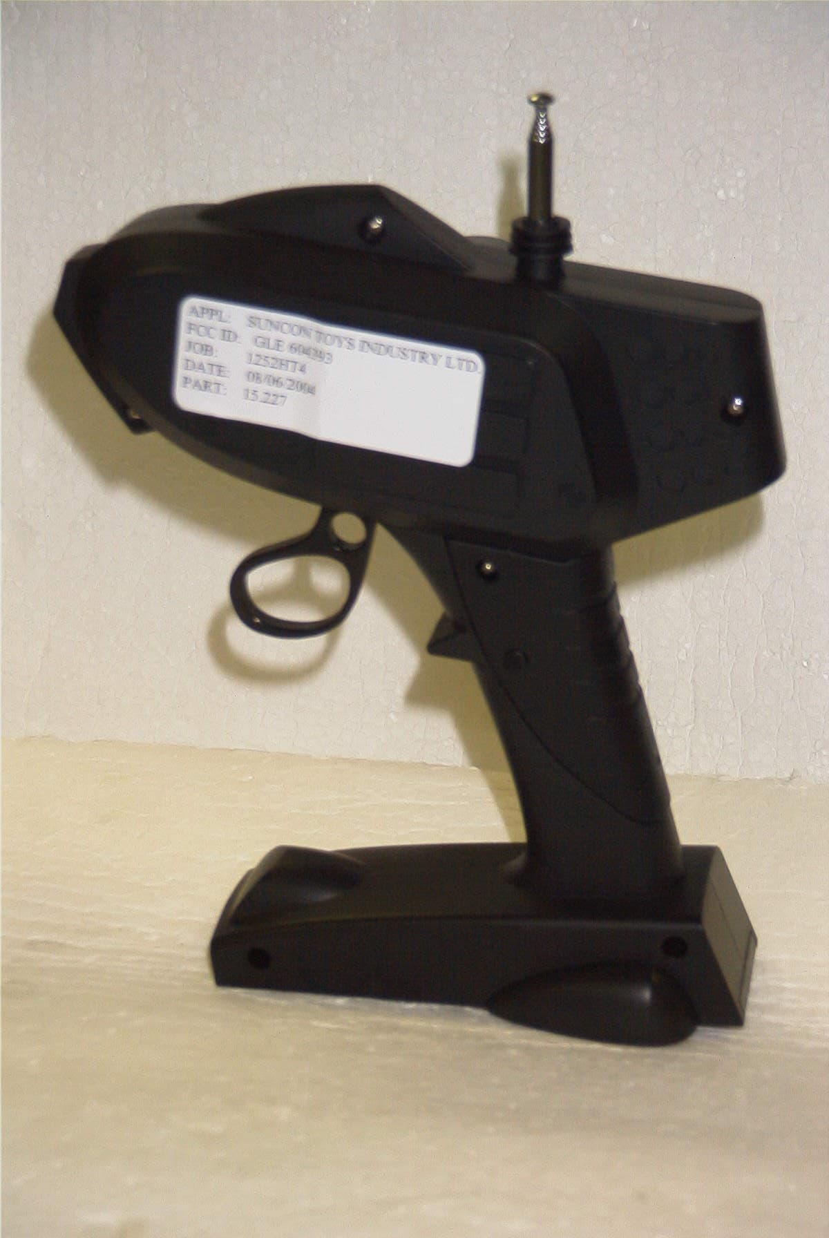 26.96-27.28MHz WIRELESS R/C TOY - TX - FCC ID GLE604393 - Suncon Toys Industry Ltd (2)