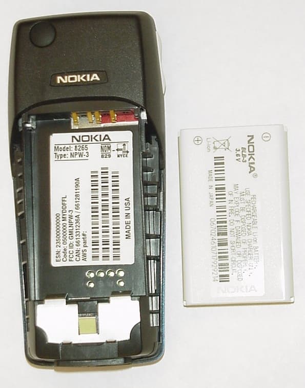 Dual Band Tri-Mode Cellular Telephone - FCC ID GMLNPW-3 - Microsoft Corporation (2)