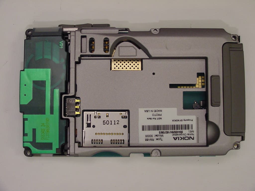 GSM 850/900/1800/1900MHz Cellphone w/BT - FCC ID GMLRM-88 - Microsoft Corporation (2)