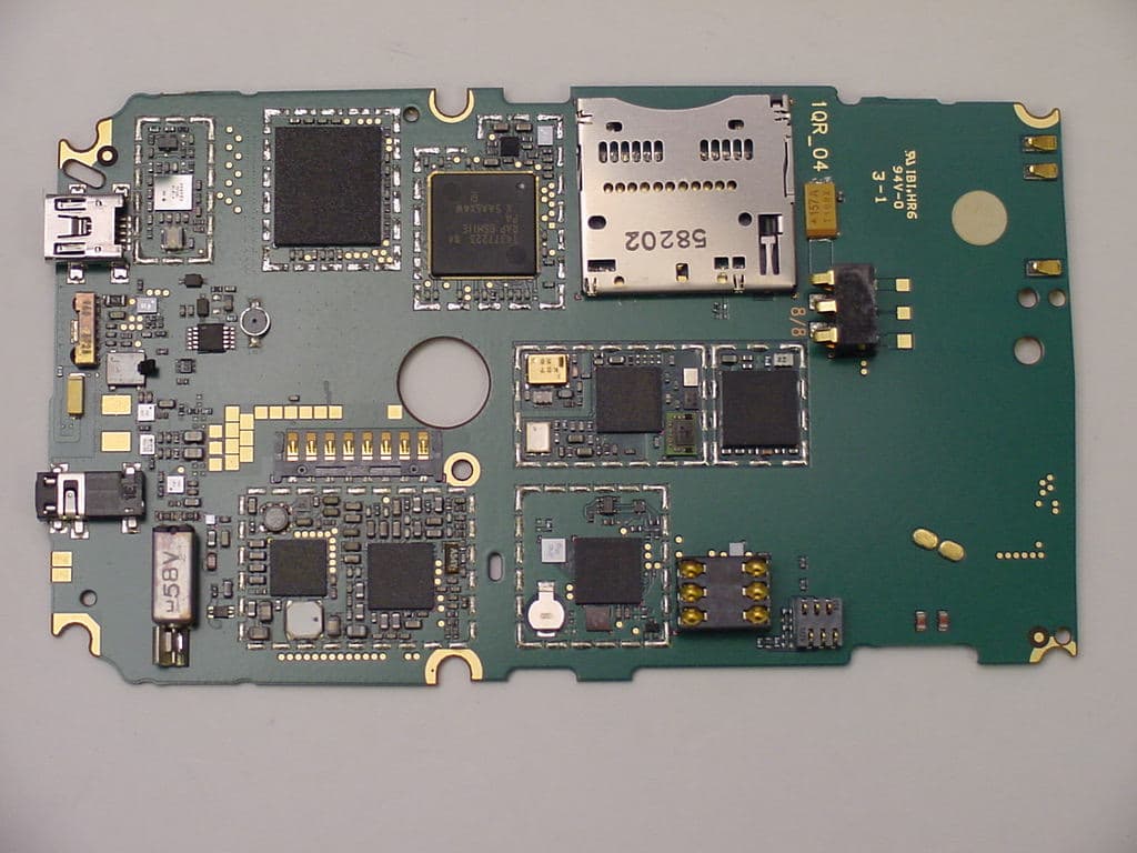 GSM 850/900/1800/1900MHz Cellphone w/BT - FCC ID GMLRM-88 - Microsoft Corporation (4)