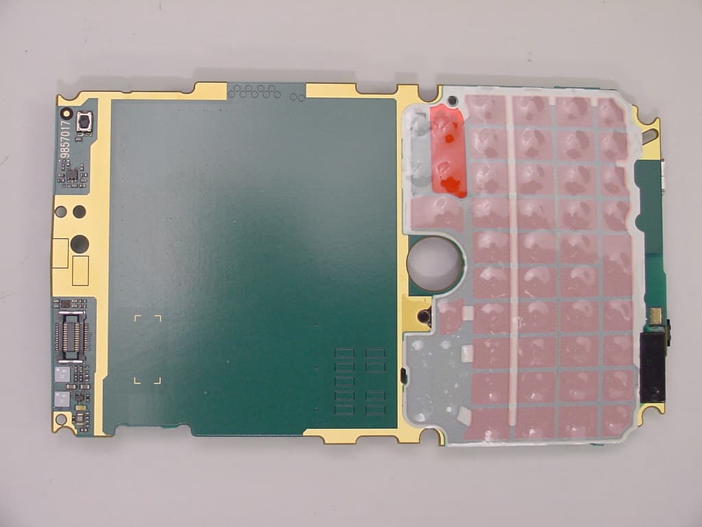 GSM 850/900/1800/1900MHz Cellphone w/BT - FCC ID GMLRM-88 - Microsoft Corporation (3)