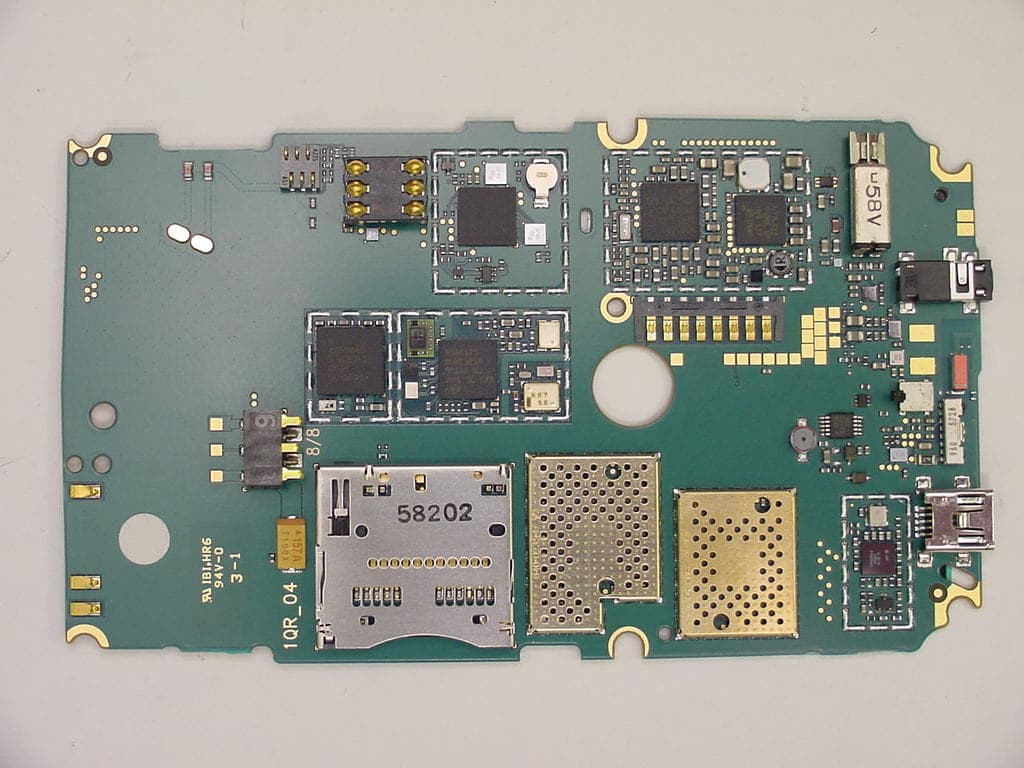 GSM 850/900/1800/1900MHz Cellphone w/BT - FCC ID GMLRM-88 - Microsoft Corporation (5)