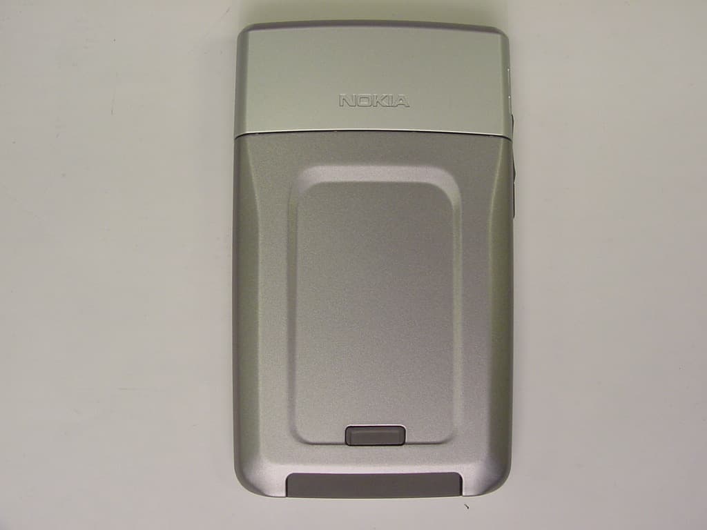 GSM 850/900/1800/1900MHz Cellphone w/BT - FCC ID GMLRM-88A - Microsoft Corporation (3)