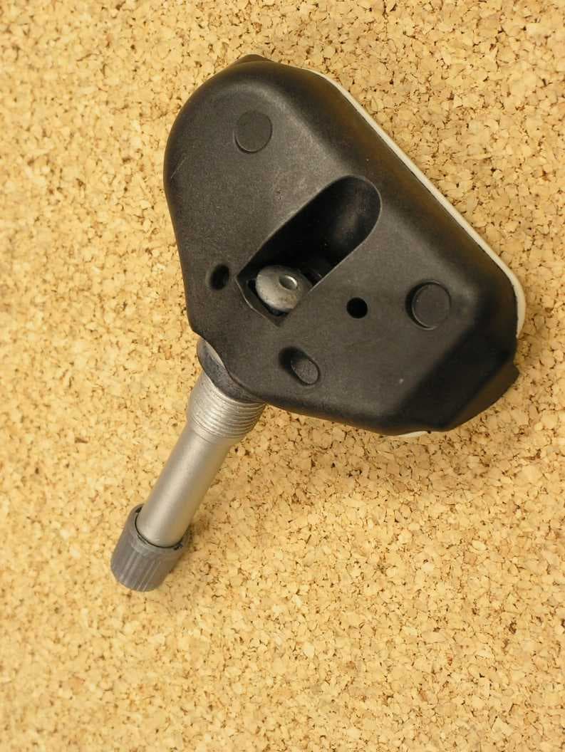 Tire Pressure Monitor - FCC ID GQ4-69T - BCS Access Systems US LLC (3)