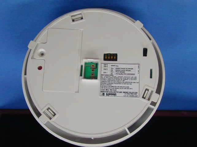Photoelectric Smoke Detector - FCC ID GSAMCT425 - Visonic Inc. (2)