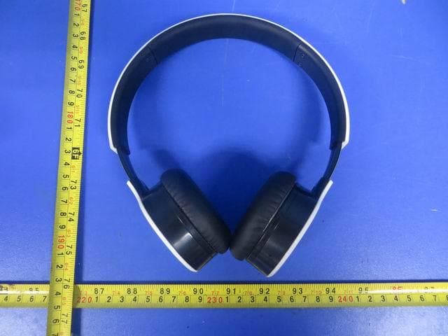 Bluetooth headphone - FCC ID GTOLBS16 - Shenzhen Linpa Technology Co.,Ltd