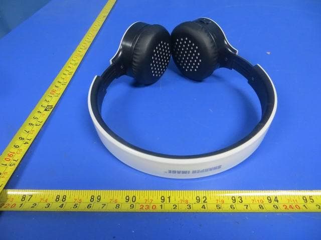 Bluetooth headphone - FCC ID GTOLBS16 - Shenzhen Linpa Technology Co.,Ltd (2)