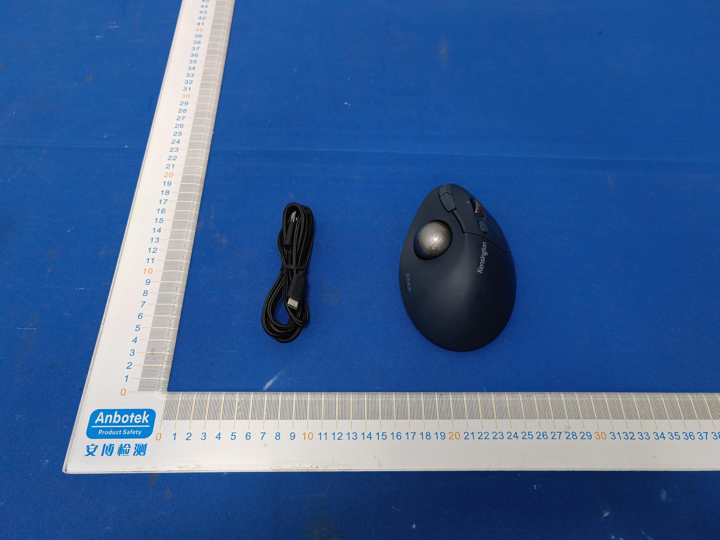 Pro Fit Ergo TB550 Trackball - FCC ID GV3M01679-T - ACCO Brands, Inc. (2)