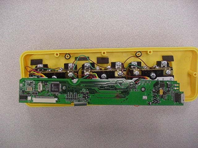 Remote Control Transmitter - FCC ID GXZE10738 - Telemotive Industrial Controls