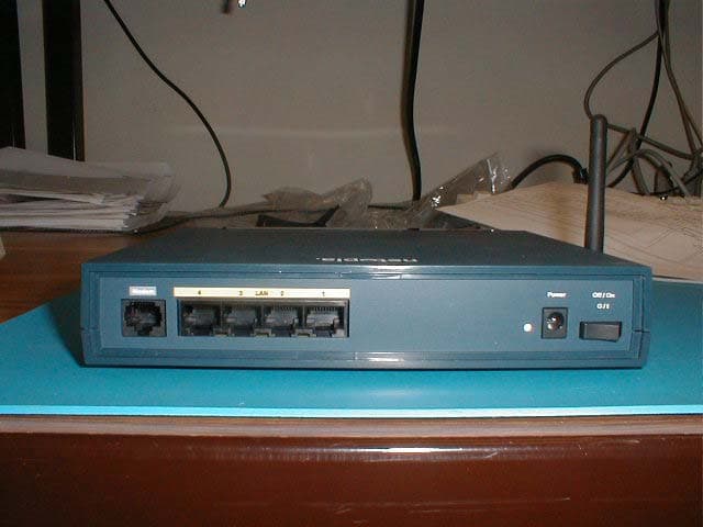 Ethernet to Ethernet Router with 802.11b - FCC ID GZ53387W - ARRIS