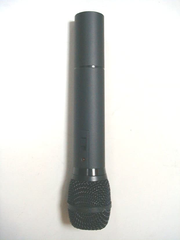 Wireless Microphone - FCC ID H38UH-10 - SEIKAKU TECHNICAL GROUP LIMITED