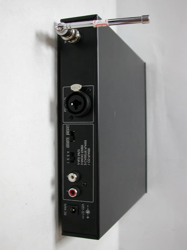 Wireless Microphone - FCC ID H38UHFIEM-516T - SEIKAKU TECHNICAL GROUP LIMITED (2)